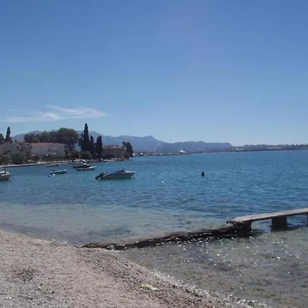 4483-2 For 6 Pers In Kastel Kambelovac * Kastela