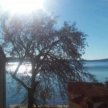 Apartment 4483-2 For 6 Pers In Kastel Kambelovac *