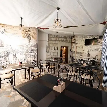 Apartment 4483-2 For 6 Pers In Kastel Kambelovac *