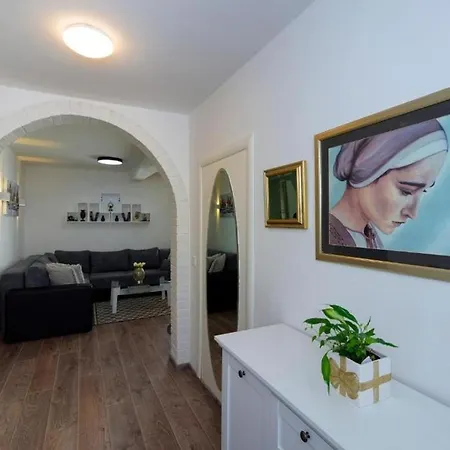 4483-2 For 6 Pers In Kastel Kambelovac Apartment
